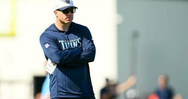 Brian Callahan hands Titans' play-calling duties to QB coach