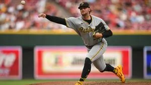 Disaster in Cincinnati: Pirates blow another lead, O’Hearn exits with obvious injury