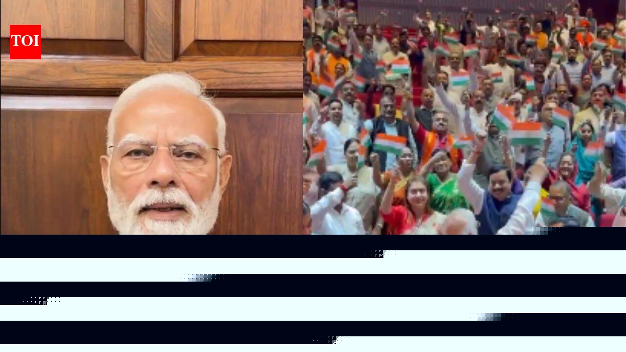 'Har Ghar Tiranga': PM Modi urges citizens to hoist Tricolour; pledge for Viksit Bharat