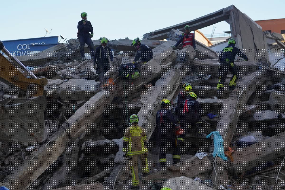 Aumenta a 224 el número de muertos tras el terremoto en Colombia