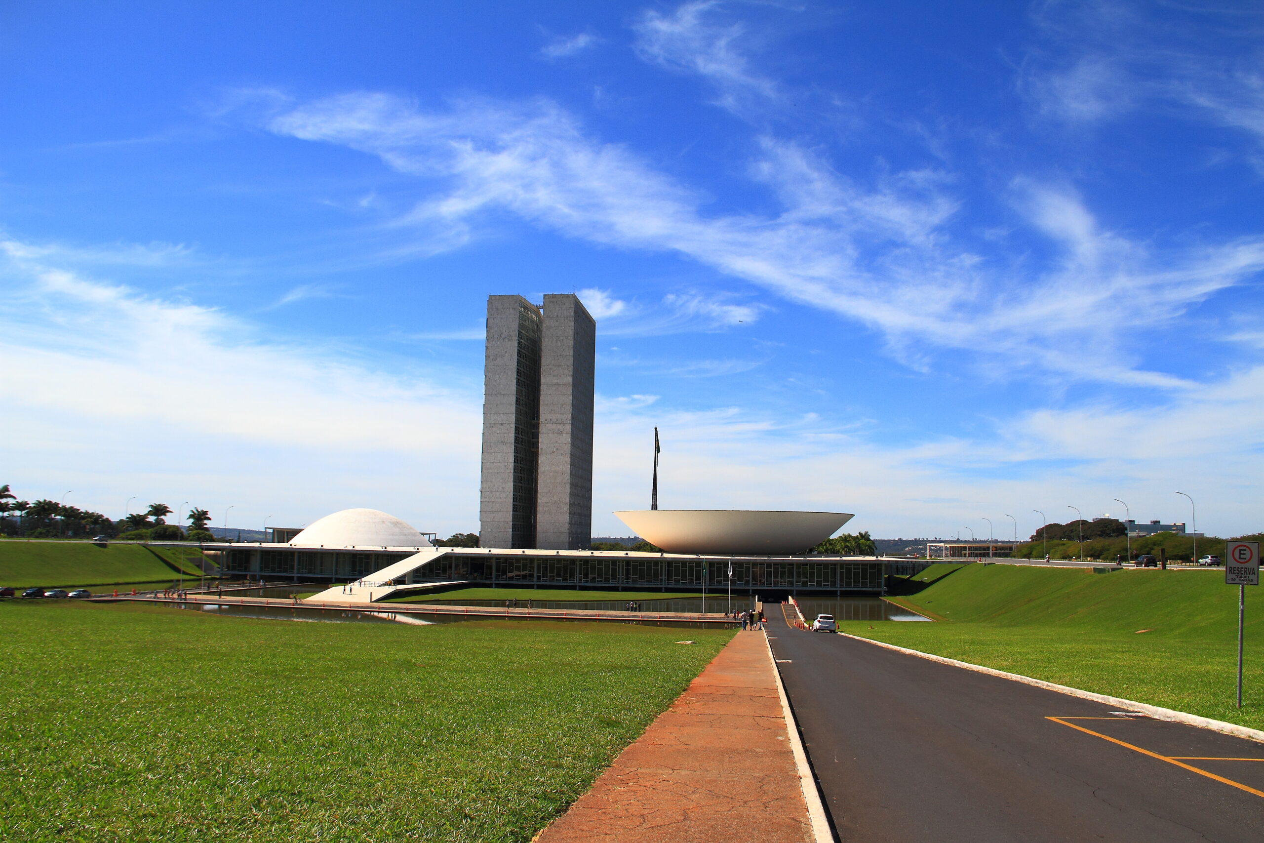Markets Price Lula 4 While UBS Warns of 2027 Fiscal Reckoning