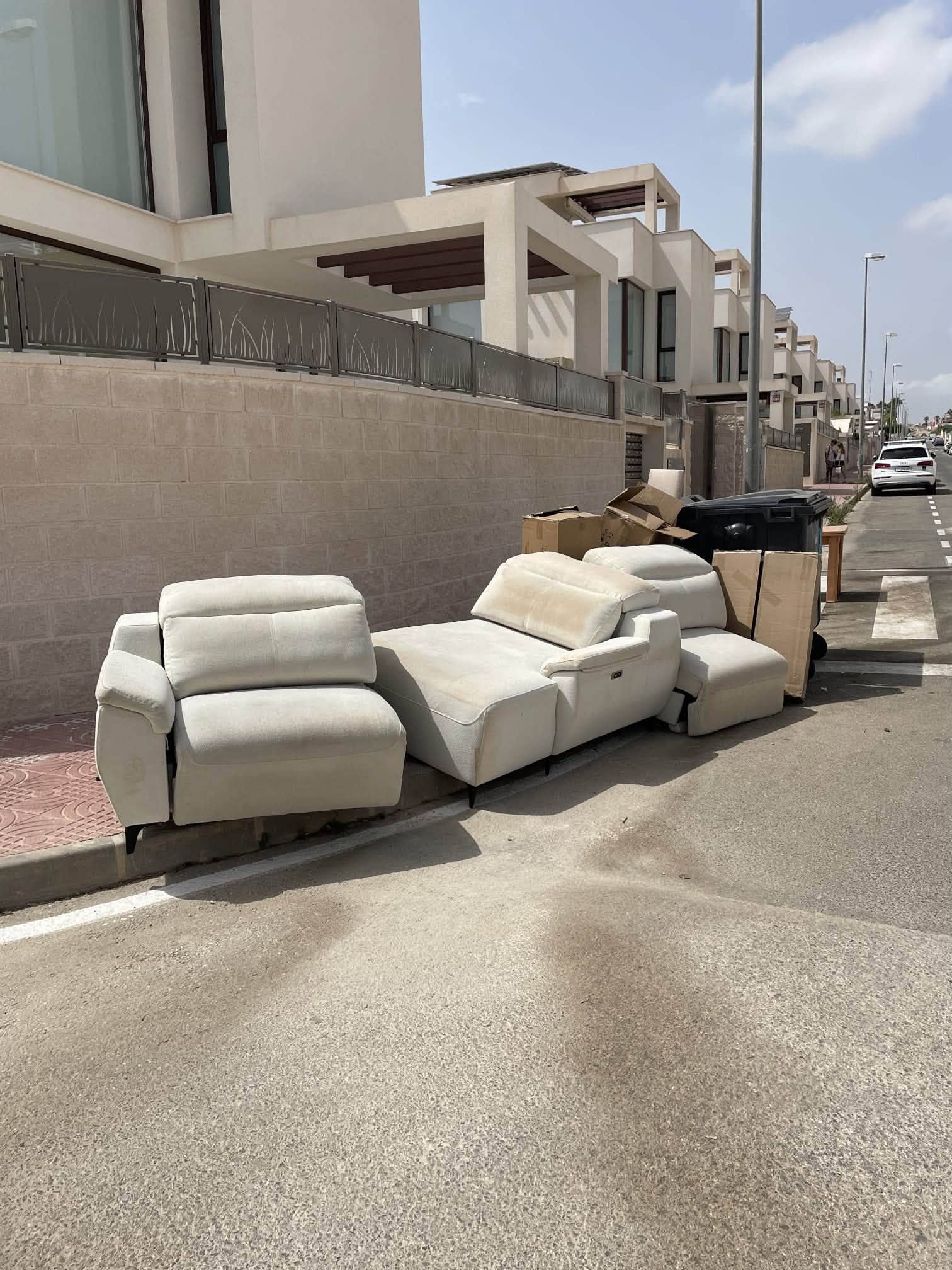 Rojales cracks down on illegal dumping with increased police patrols