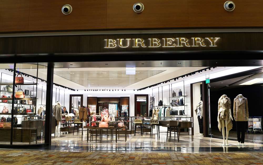 Frasers Group now also acquires a stake in Burberry