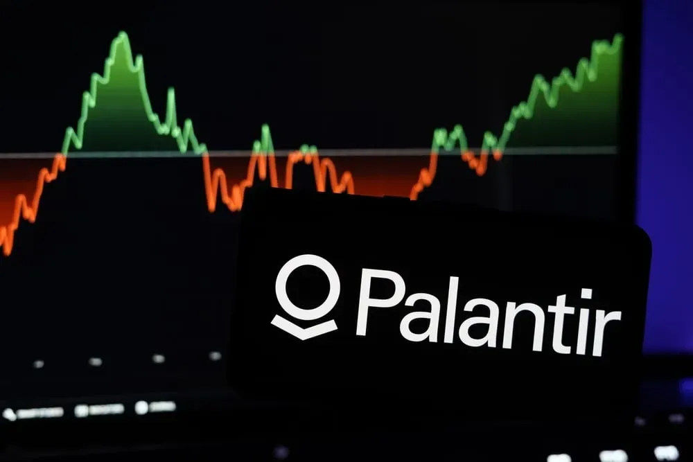 Palantir Stock (PLTR) Rebounds as Phillip Securities Raises PT to $215, Maintains Buy Rating