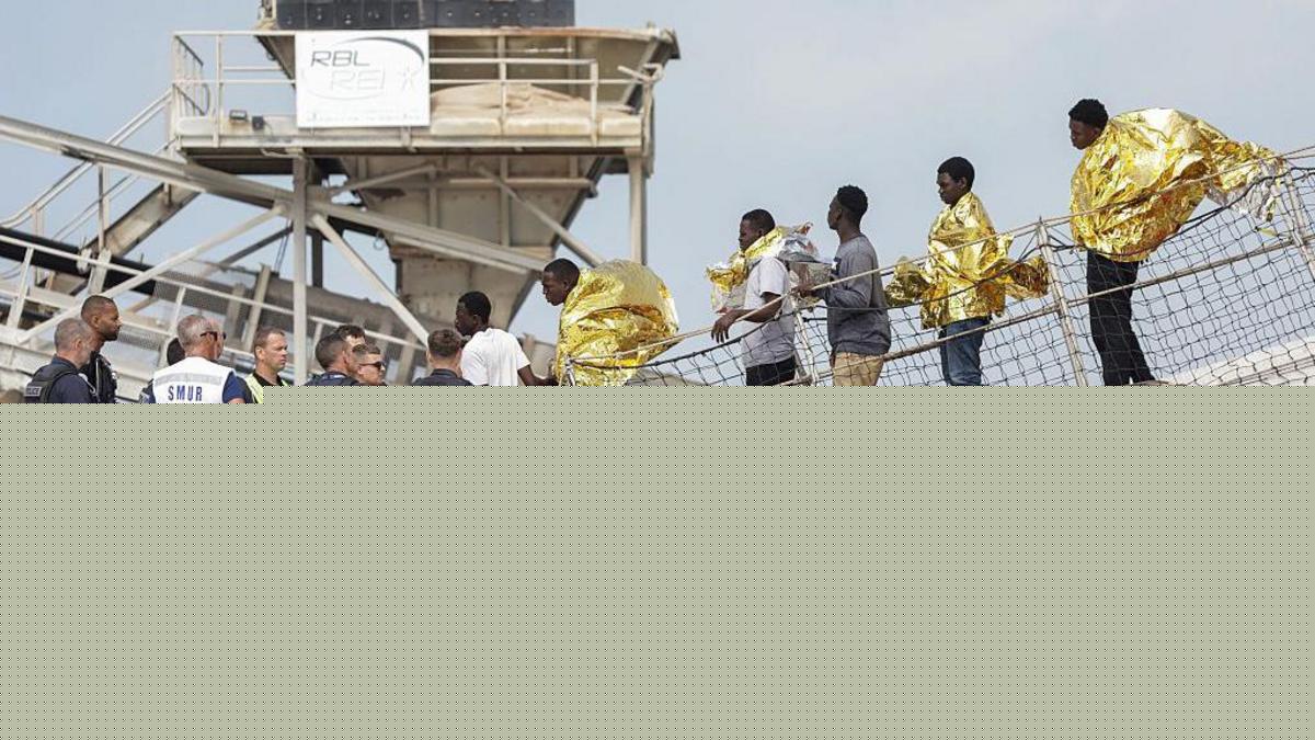 More than 150 migrants rescued after boat catches fire in Channel