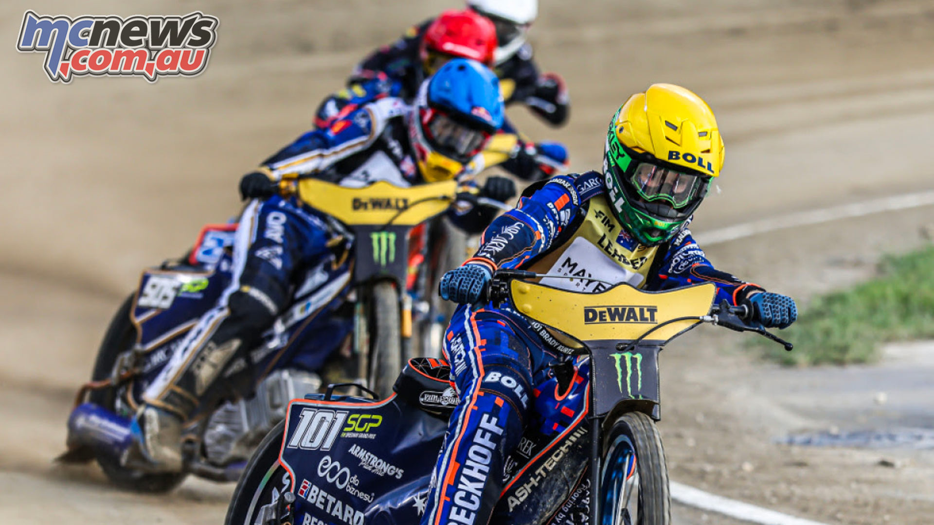 Speedway GP title fight tightens as Zmarzlik wins in Riga