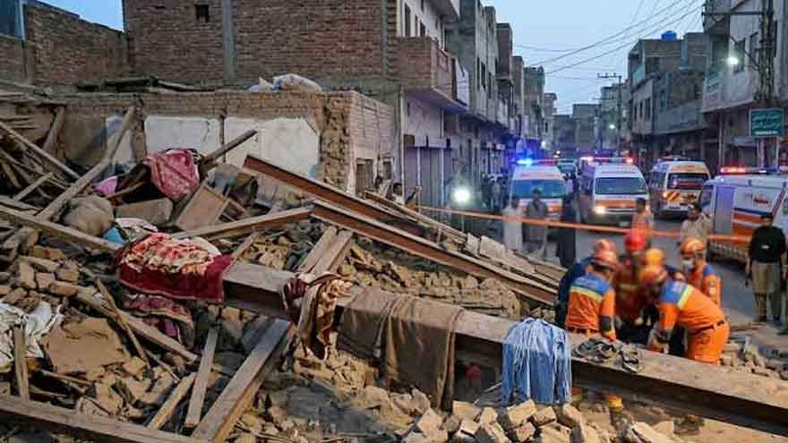 Three children among eight dead in Lahore house roof collapse