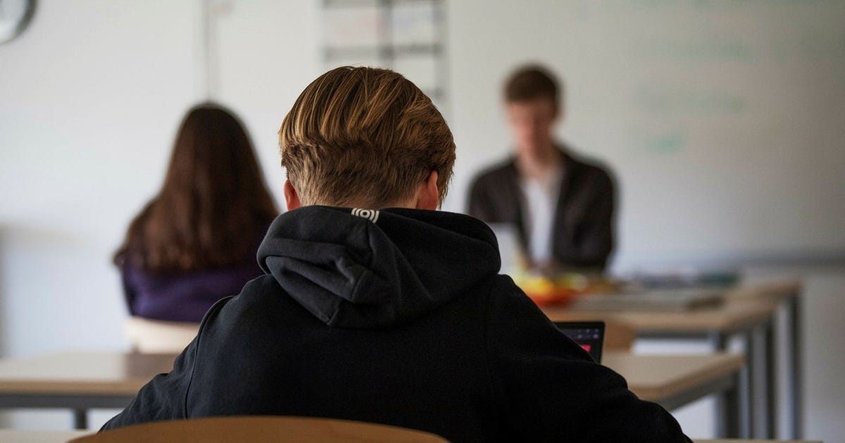 ”Sonen vill hoppa av gymnasiet – vad ska vi göra?”