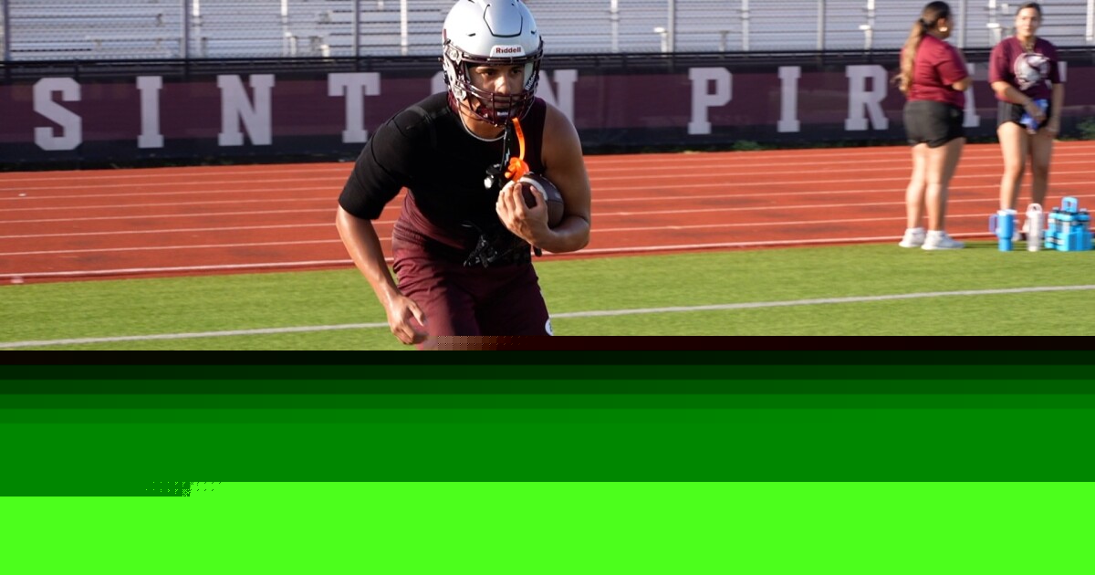 Sinton football ranks No. 5 in UIL 3A-DI, reloading playoff roster in new division