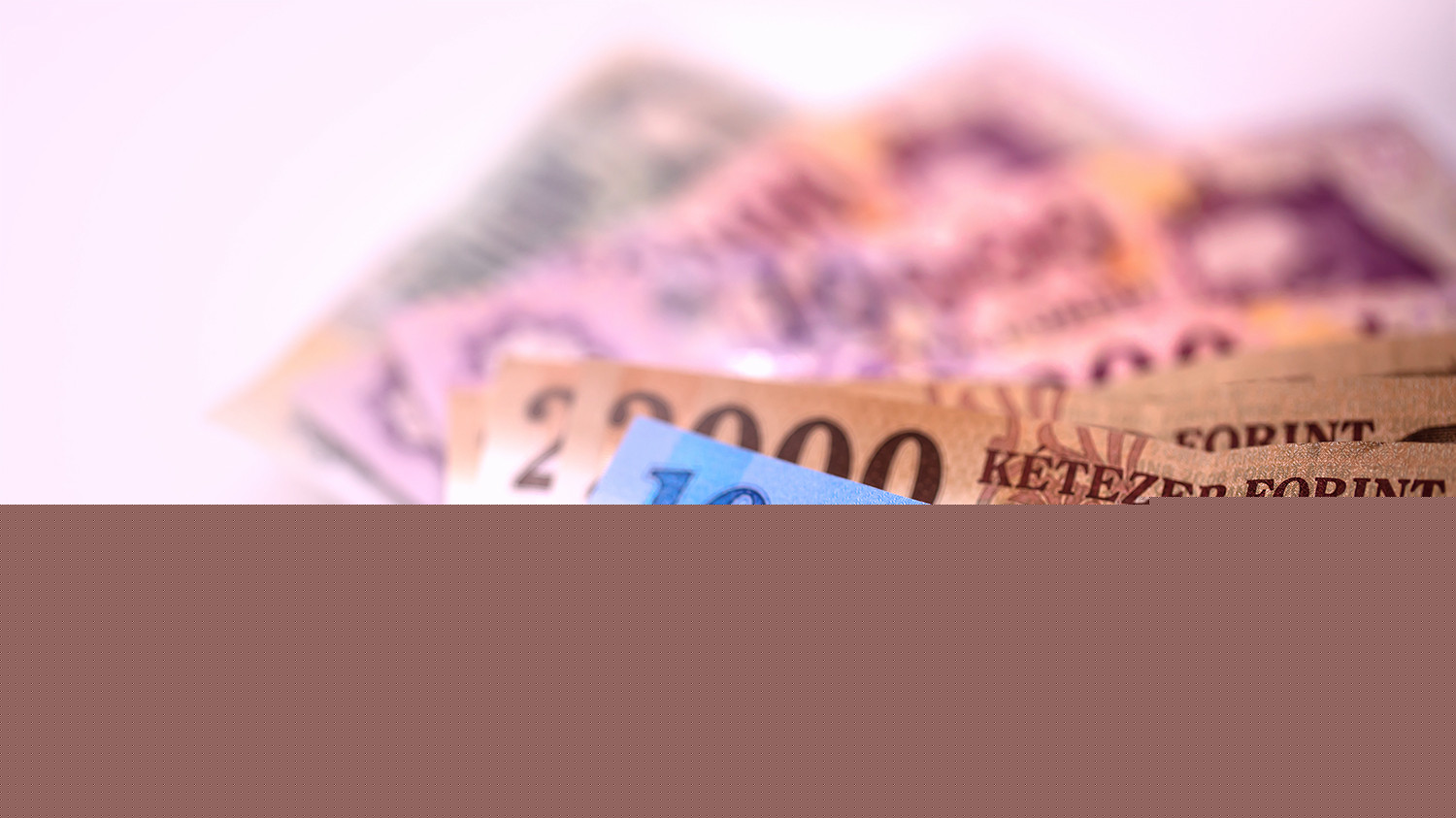 Döntő amerikai adatokra vár a forint
