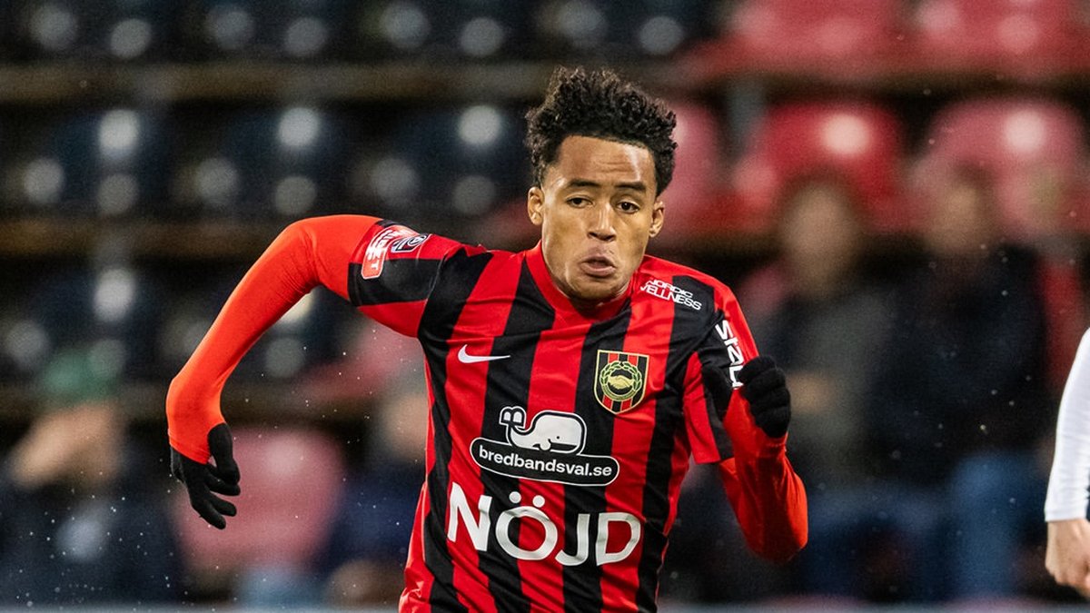 MERCATO. TFC : le jeune ailier suédois de 18 ans Sion Oppong qui signe à Toulouse, a tout d'une pépite ! Formation, potentiel, profil... On vous passe en revue ce qui plaide pour son explosion