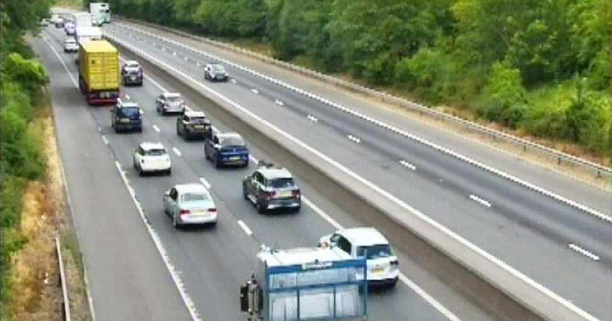 Severe delays of 30 minutes on major route as lane closed