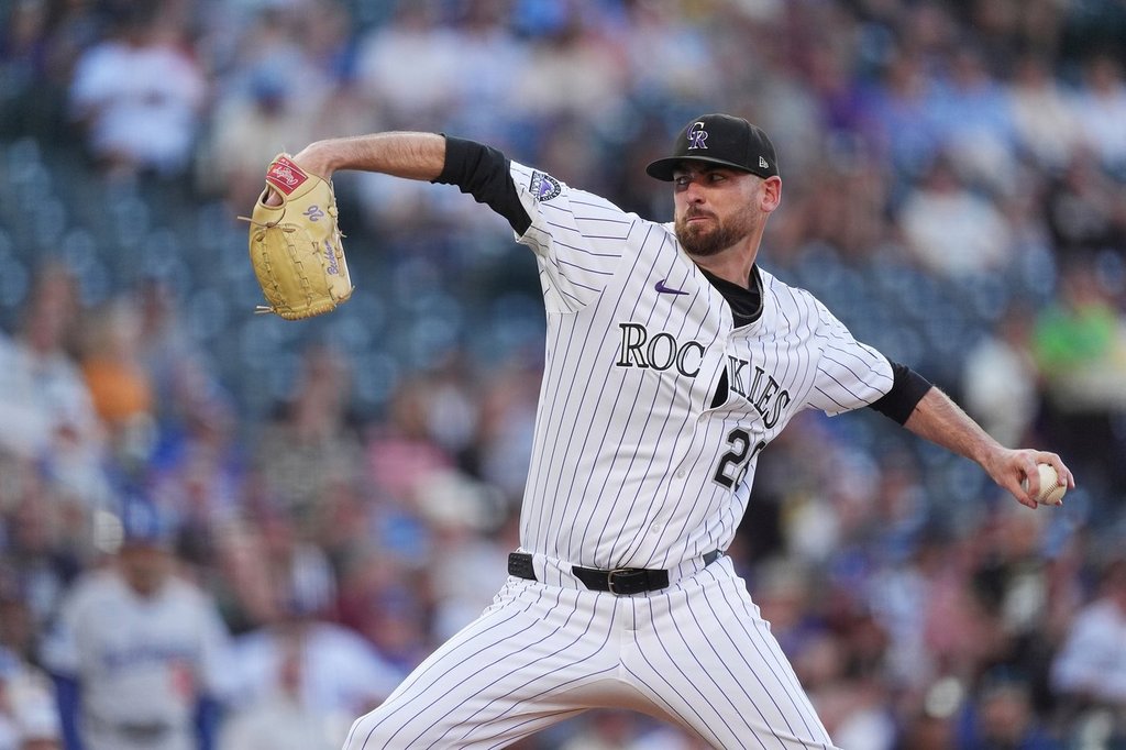 Veteran lefty Austin Gomber signs minor league contract with Rangers with invite to spring