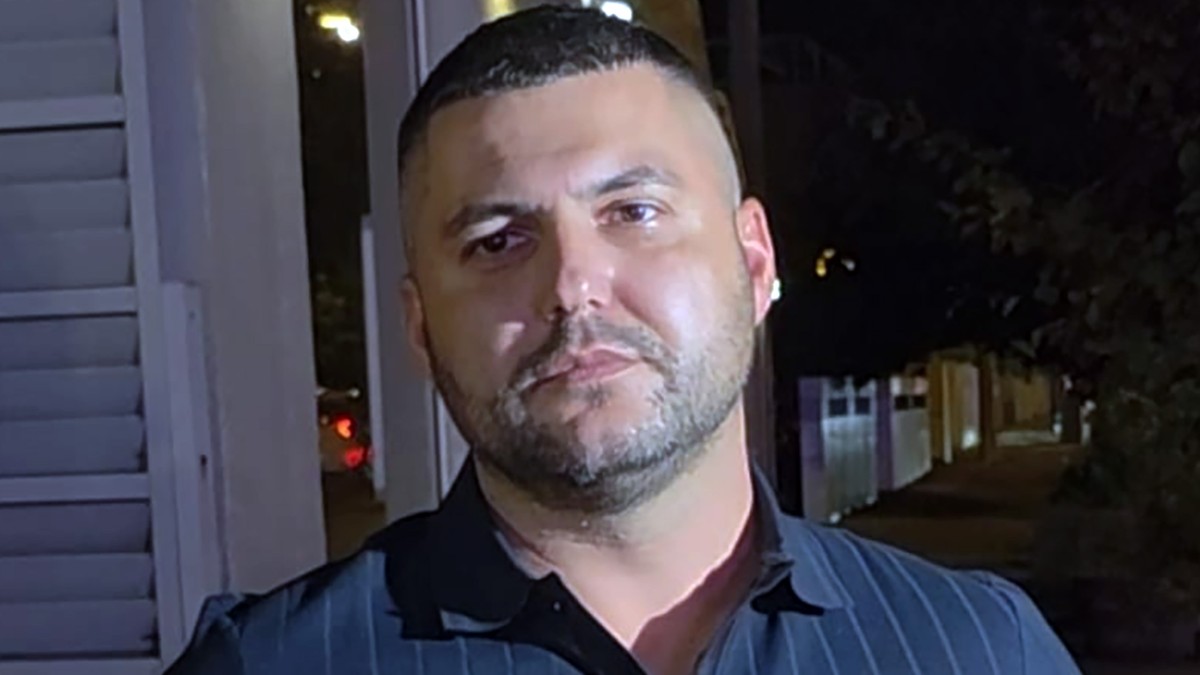 (FOTO) ASMIN OTKRIO PRAVO STANJE NA RAČUNU Nakon izjave da Maja sve plaća rešio da se oglasi: Javno obelodanio cifre i ljudi su u šoku