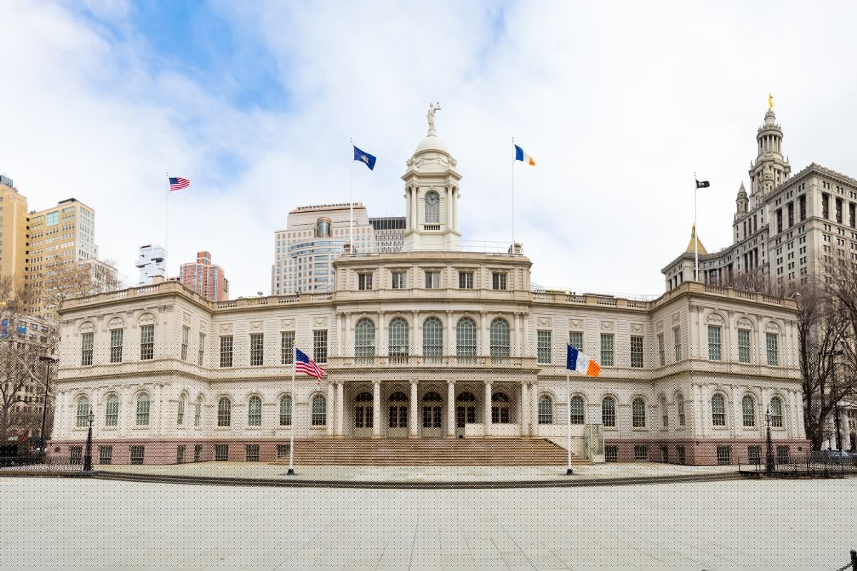 Déficit fiscal mil millonario en Nueva York: alcalde exige recortar 2.5% en gastos en todas las agencias