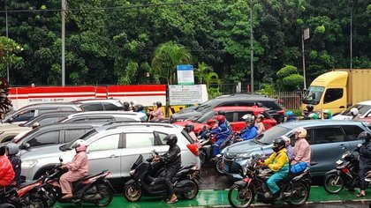 Jalan Daan Mogot Banjir, Lalu Lintas Lumpuh
