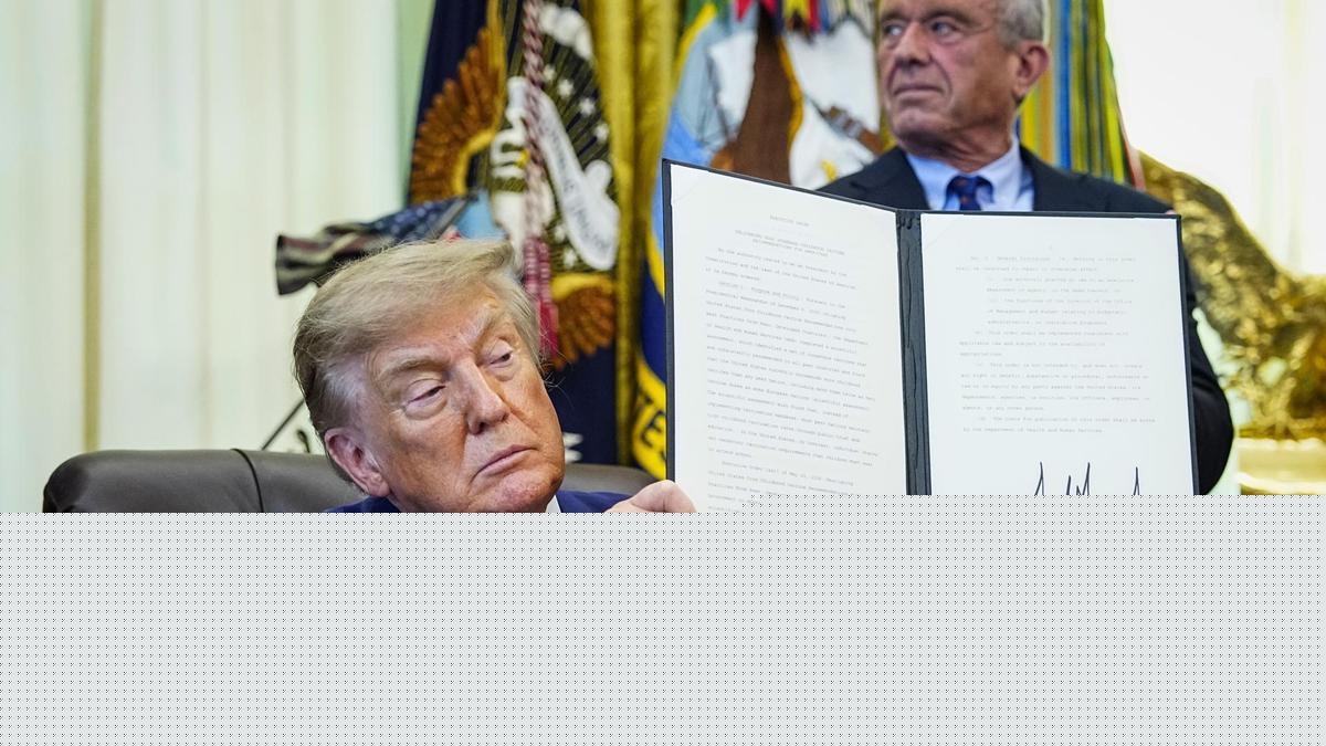 Trump firma una orden ejecutiva para reducir las vacunas infantiles en pleno aumento de casos de sarampión en EEUU