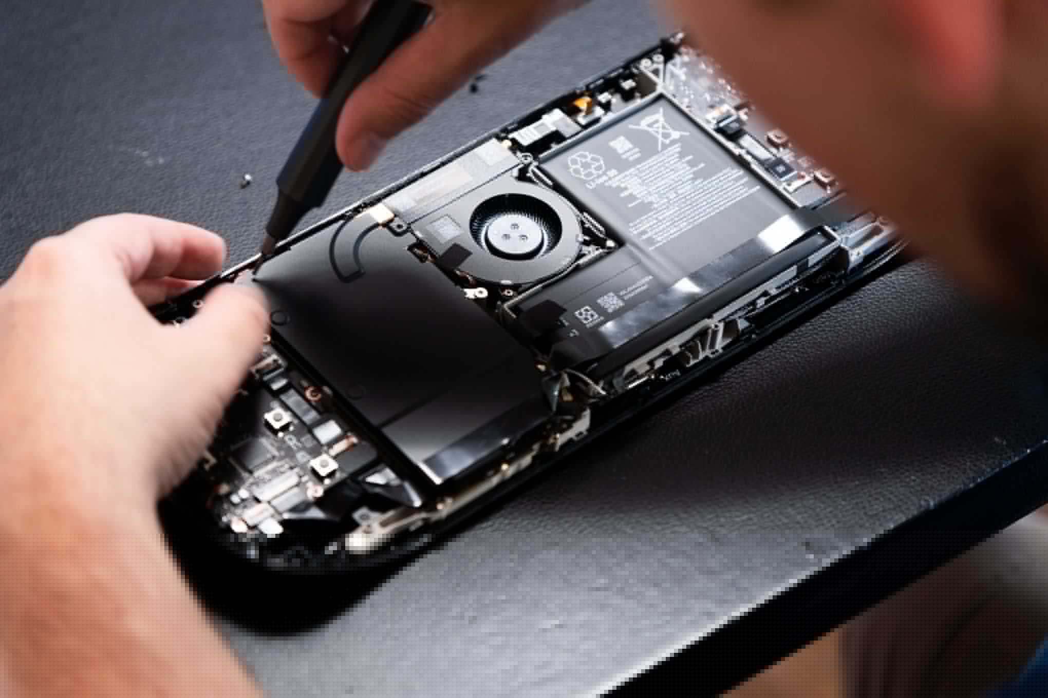 Valve May Be Quietly Killing Steam Deck LCD Replacement Parts