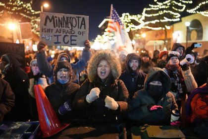 Minnesota ICE live updates: Border Patrol agents involved in Alex Pretti shooting placed on leave