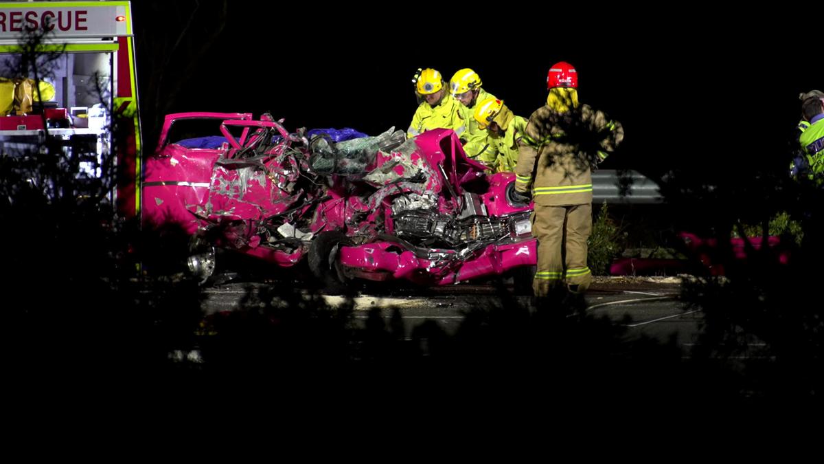 Mitchell Freeway crash: Driver of pink Chevrolet dies after crash with Ford Ranger