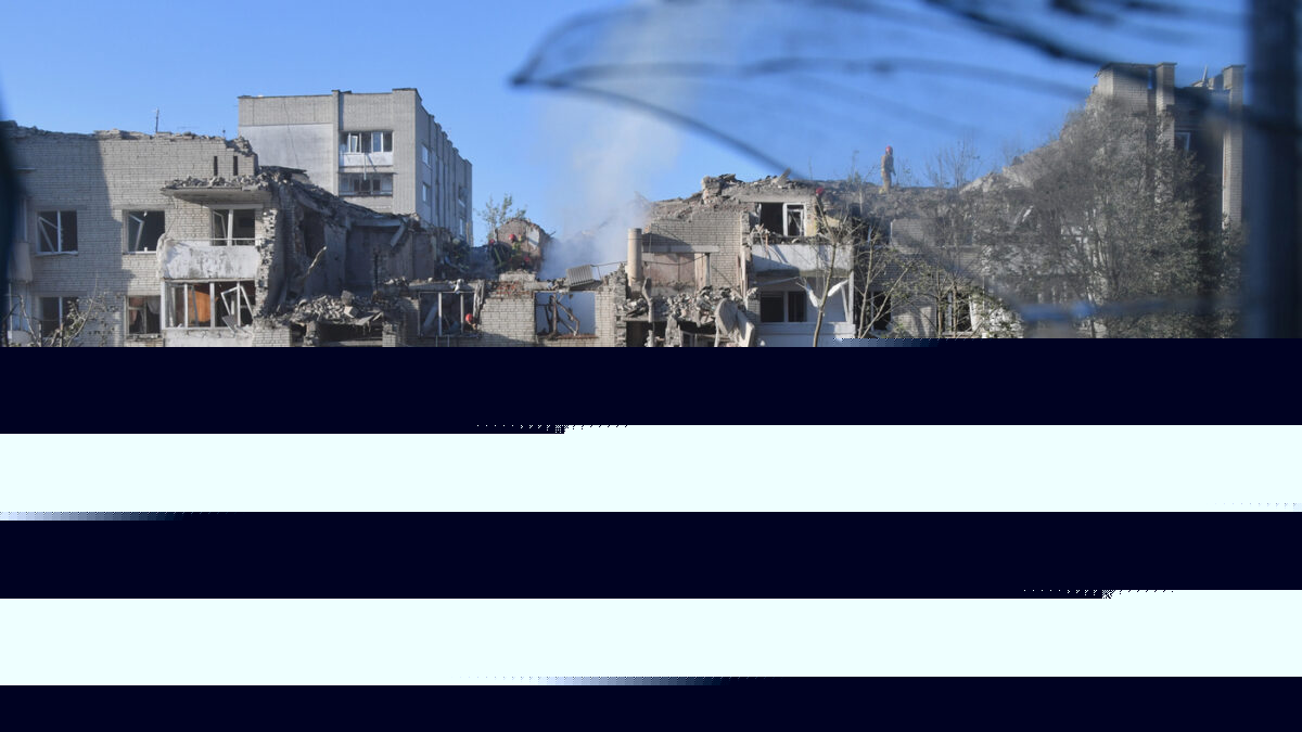 Ucraina, raid russi nella notte con missili e droni: 7 morti di cui due bambine. L’attacco dopo la richiesta dei Patriot a Trump