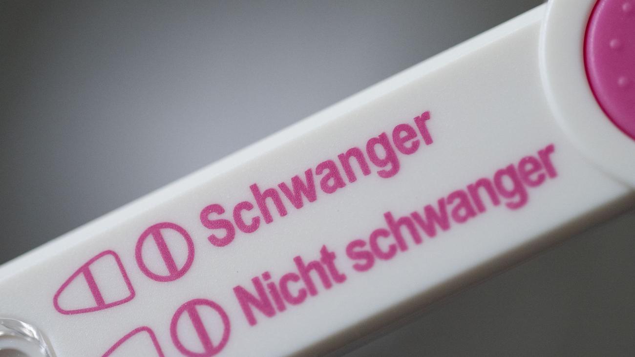 Ungewollt kinderlos: Kinderwunschbehandlung: Wie Sachsen Paaren finanziell hilft