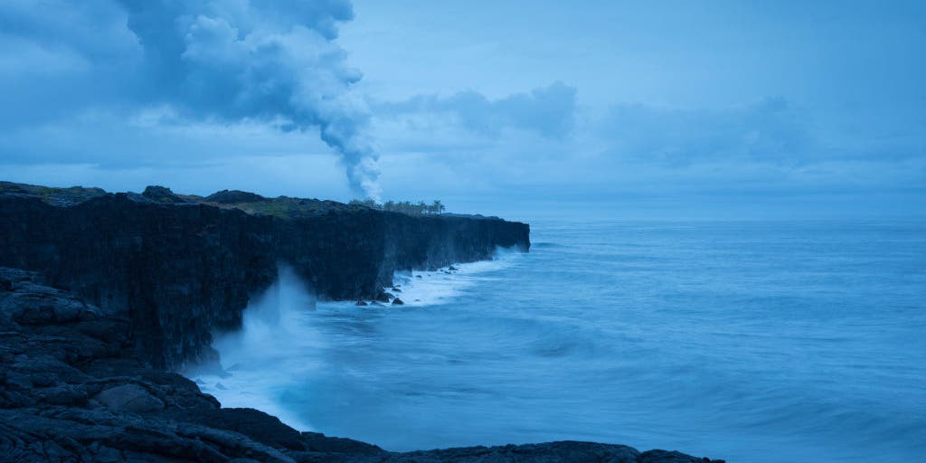 Magnitude 5.2 earthquake strikes off Hawaii's Big Island associated with undersea volcano