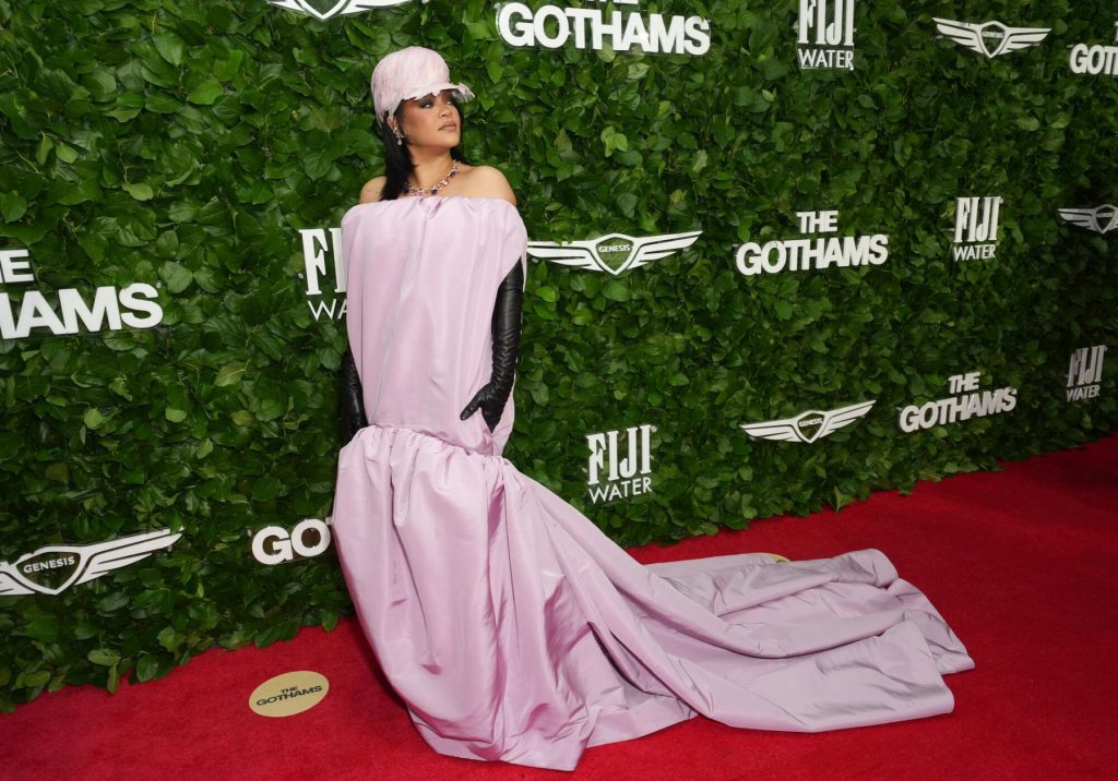 Rihanna Marks 10th Anniversary of ‘ANTI’ With Record-Extending 8th RIAA Diamond Certification