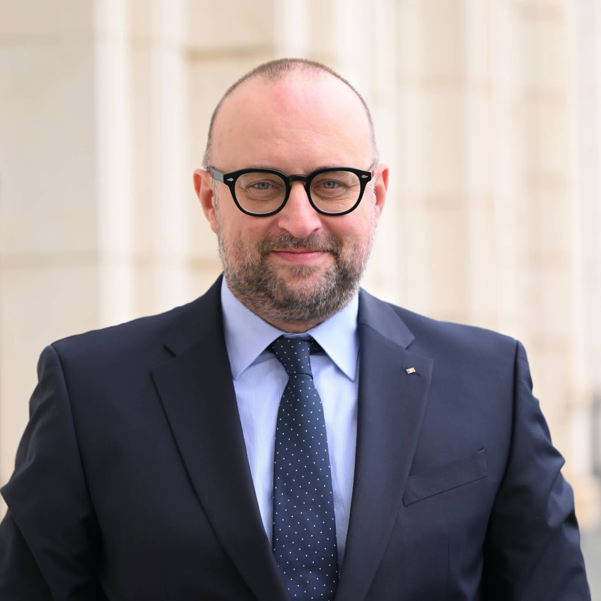 Lavrin Covaci(PSD): De ce nu merge Ilie Bolojan la Bruxelles să negocieze menținerea în funcțiune a capacităților energetice de care România are nevoie?