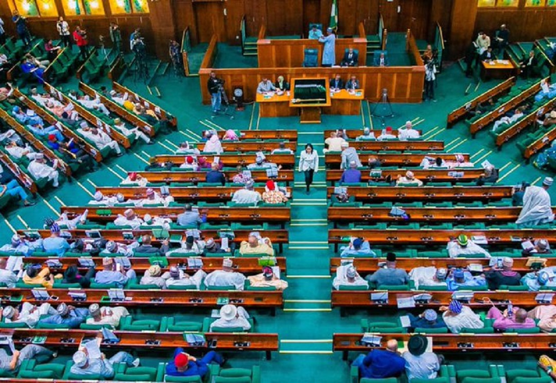 Reps Hail Clerk, Danzaria On Retirement