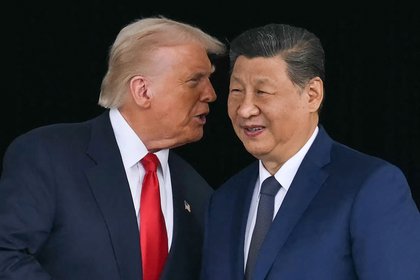 Trump says ‘very dangerous’ for UK to deal with China