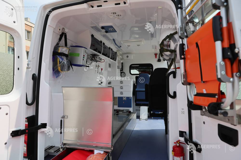 Non, il n’existe pas en Roumanie d’ambulance noire qui enlève des enfants