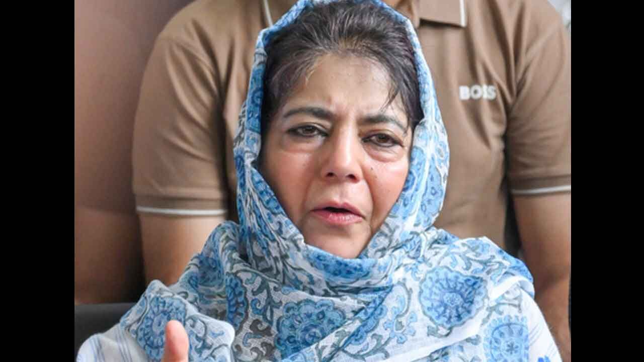Mehbooba Mufti slams NC govt for allowing 99 pc of C-grade apple crop to go waste