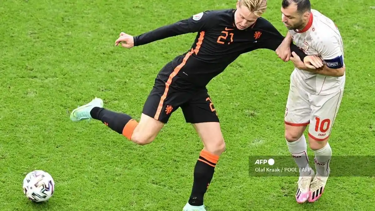 Gemas Dituduh Nomorduakan Barcelona, Frenkie de Jong Klarifikasi akibat Cedera Lutut