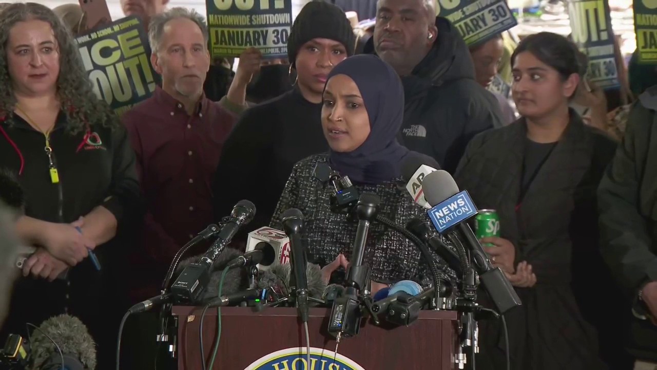 Ilham Omar, Minneapolis leaders tour Karmel Mall
