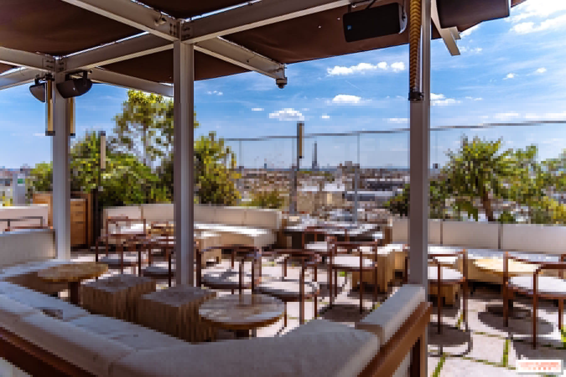 Le Rooftop de La Fondation pour prendre un verre sur les toits de Paris