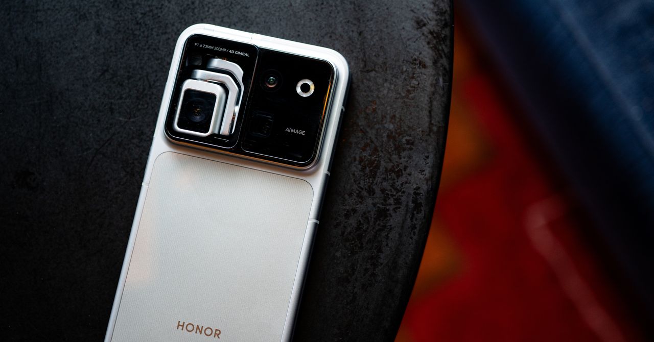 Honor’s Robot Phone Has a Gimbal-Powered Camera for Vloggers