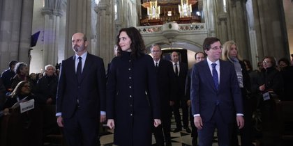 Los madrileños se unen al dolor de las víctimas de Adamuz, con los políticos en segundo plano