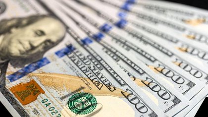 US Federal Reserve keeps rates steady amid persistent inflation pressures