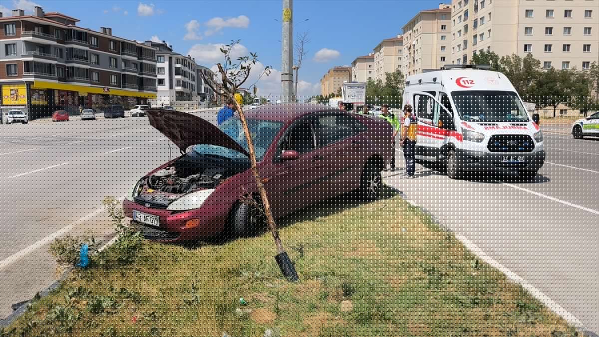 Kütahya'da otomobil kazası: 2 yaralı