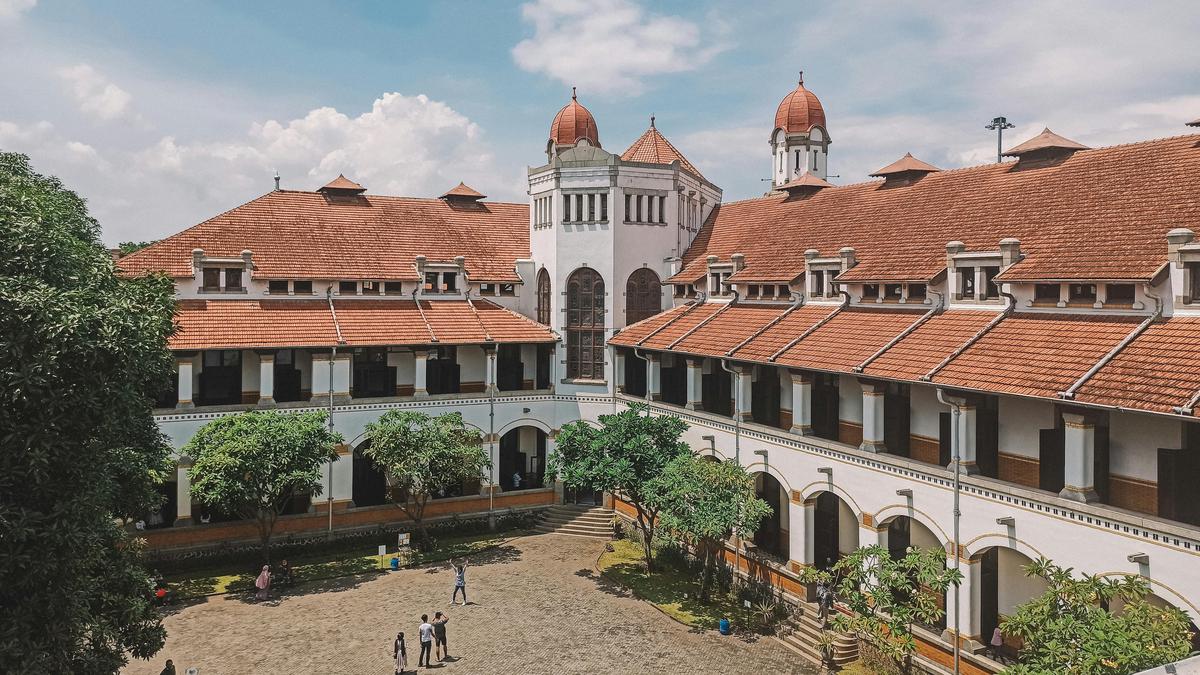 15 Rekomendasi Tempat Makan Enak di Pasar Semawis Semarang, Destinasi Populer