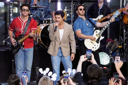 How to buy tickets to Jonas Brothers 'Greetings From Your Hometown' tour in New Hampshire