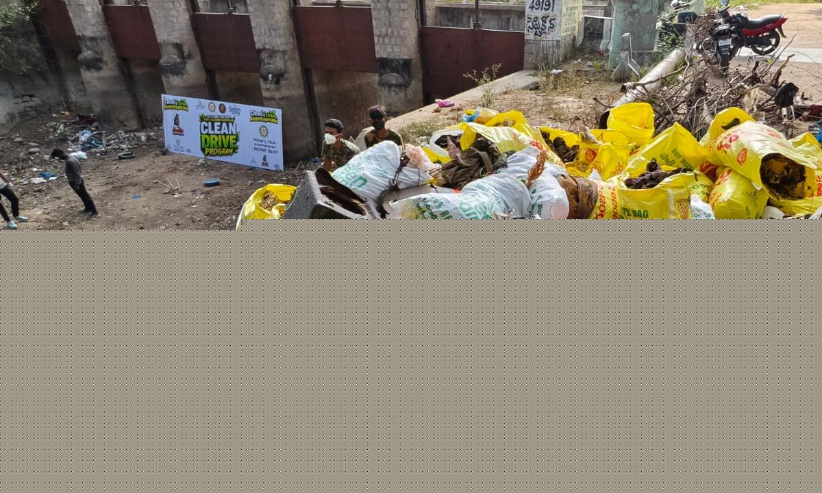 Citizens Clean Up HLC Canal In Anantapur