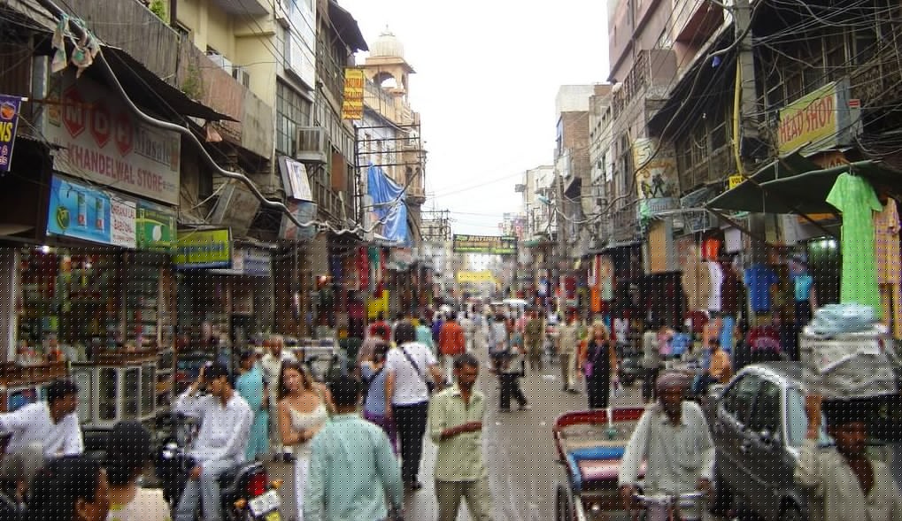 Delhi High Court Directs Police Action Against Street Vendors Selling Counterfeit Branded Goods In Karol Bagh