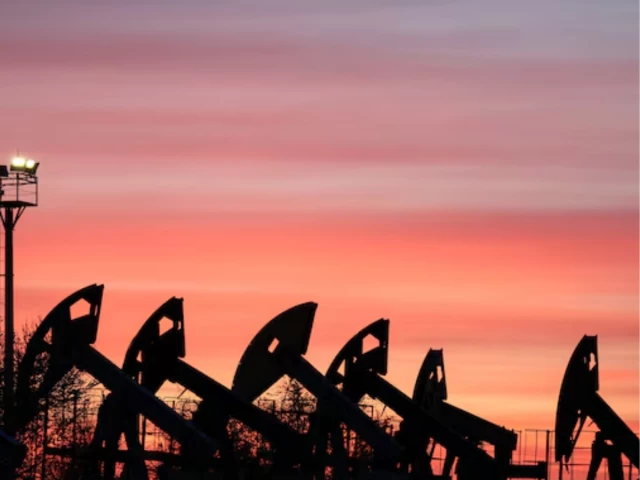 Oil prices rebound after Houthis say they attacked Saudi tanker