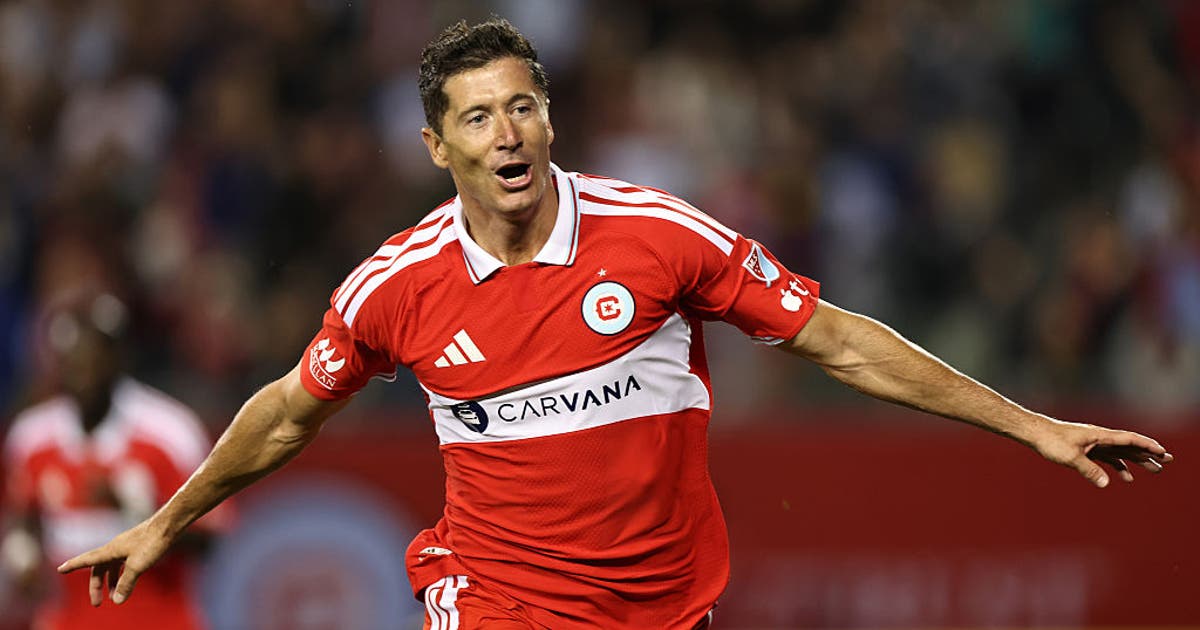 Lewandowski scores 2 goals in Fire home debut as Chicago beats Charlotte FC 2-1