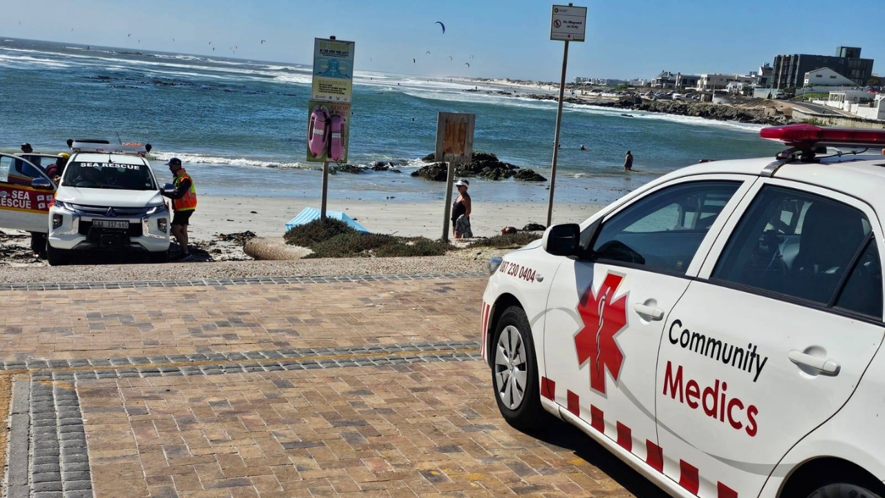 Kitesurfer rescue: NSRI Melkbosstrand saves three at sea