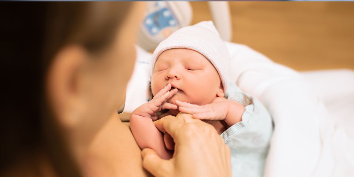 In Italia mamme sempre più “anziane” e sempre meno nascite. Cosa dice il rapporto del Ministero della Salute