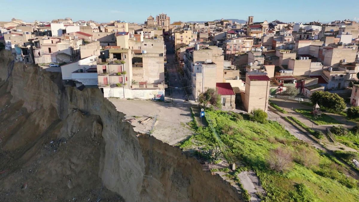 Eine Stadt am Abgrund: Niscemi auf Sizilien - SPIEGEL TV für Arte Re: