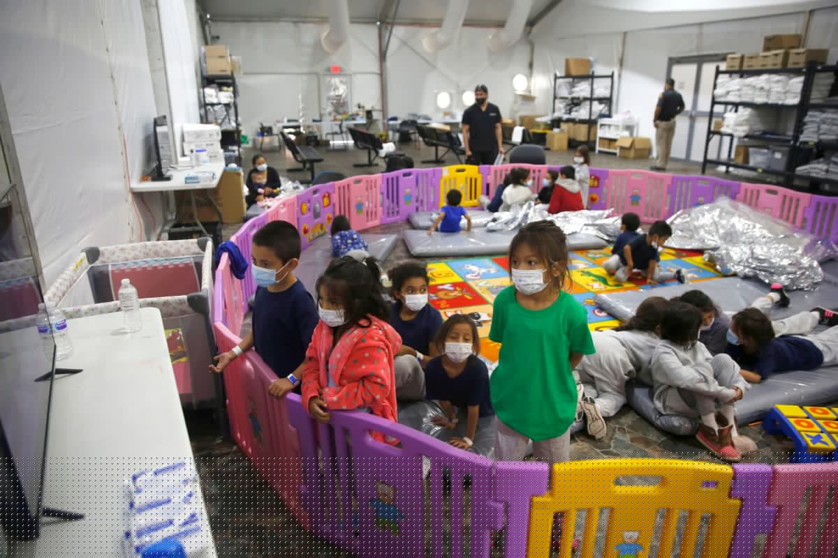 Miles de niños inmigrantes podrían quedar sin abogados por el fin de un contrato federal
